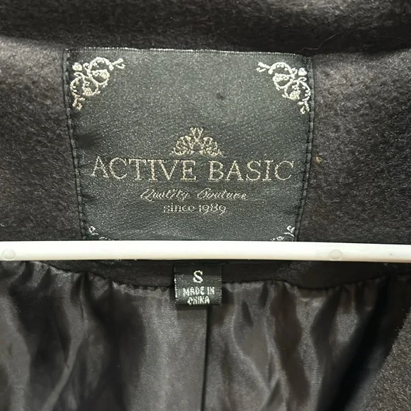 jacket - Picture 4 of 5